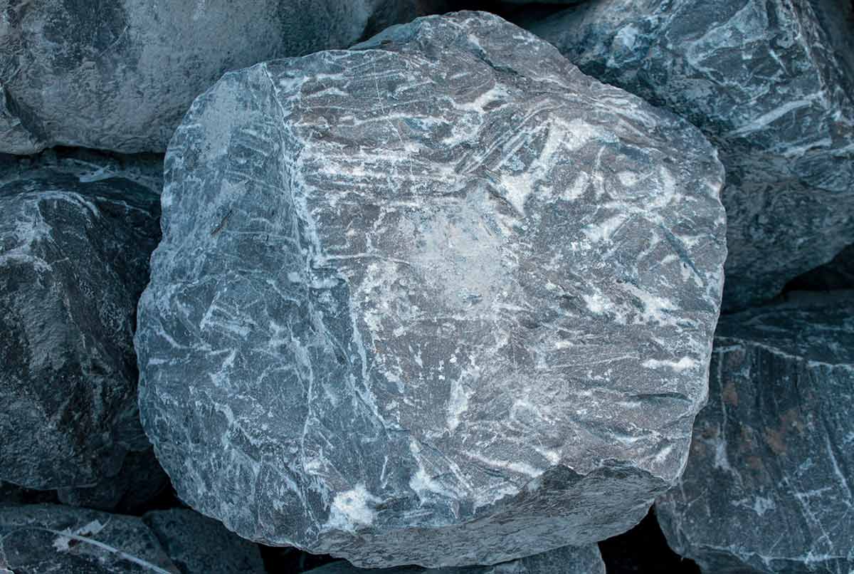 Глыба Мрамор чёрный с прожилками - 2